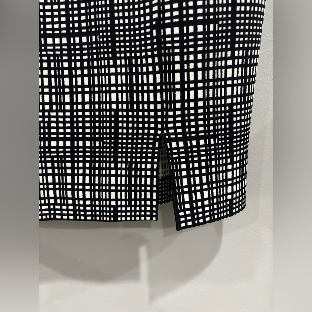 St. John Collection Luxe Sculpture Knit Cap Sleeve Dress-Caviar Size‎ 12 - Picture 8 of 10